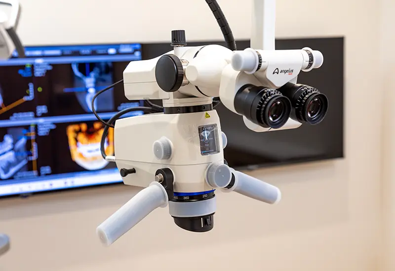 マイクロスコープ精密根管治療